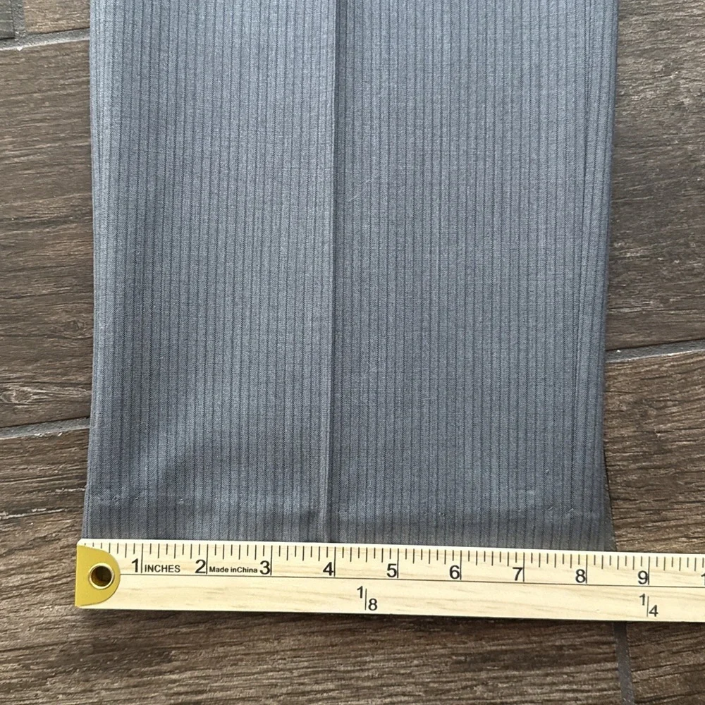 Saks Fifth Avenue Suit Men 40S 32x32 Gray Pinstripe 100% Wool Made in Canada